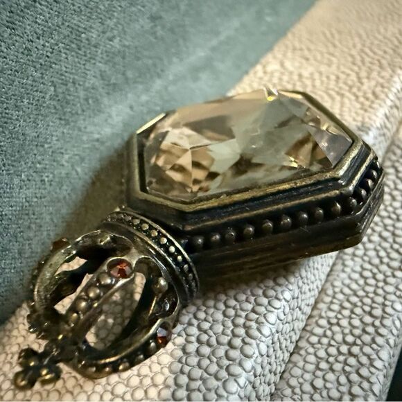 ROYAL CROWN BRONZE PENDANT – LARGE FAUX DIAMOND HEXAGON - Picture 12 of 17